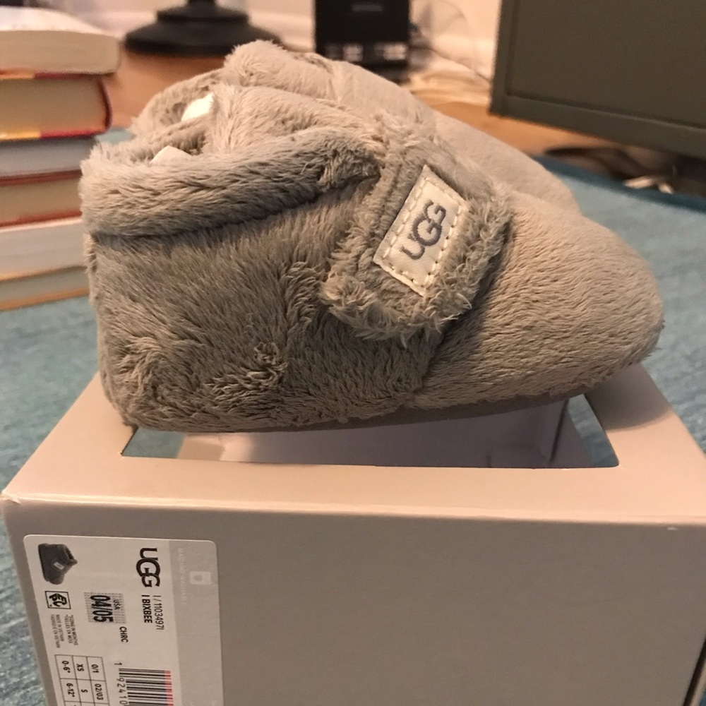Brand New In Box Baby UGG Bixbee Boots Grey Size 4/5